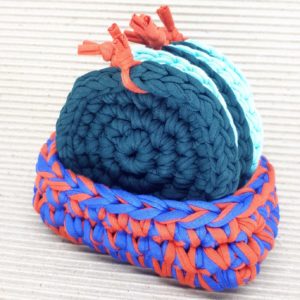 Kit com 6 porta copos na cestinha Fefafez